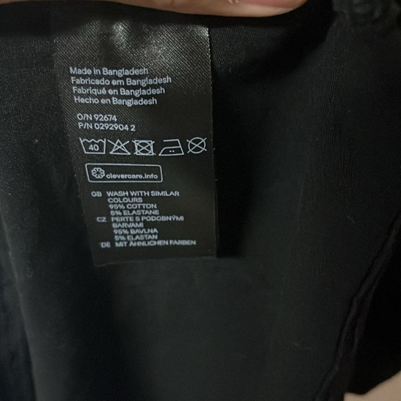 H&M Basic Fine Cotton Stretch Men’s V-Neck Black T-Shirt Size Medium NWOT $ - Picture 5 of 7